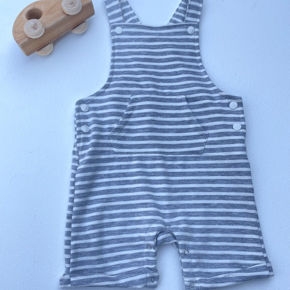 wonder nation Other - Wonder Nation baby gray striped overalls 6-9M